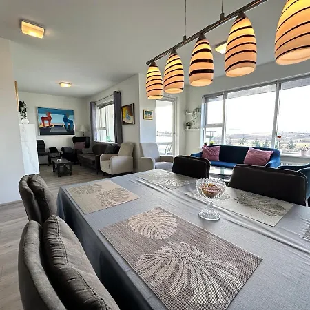 Modern 2 Bedroom In Kopavogur Reykjavik